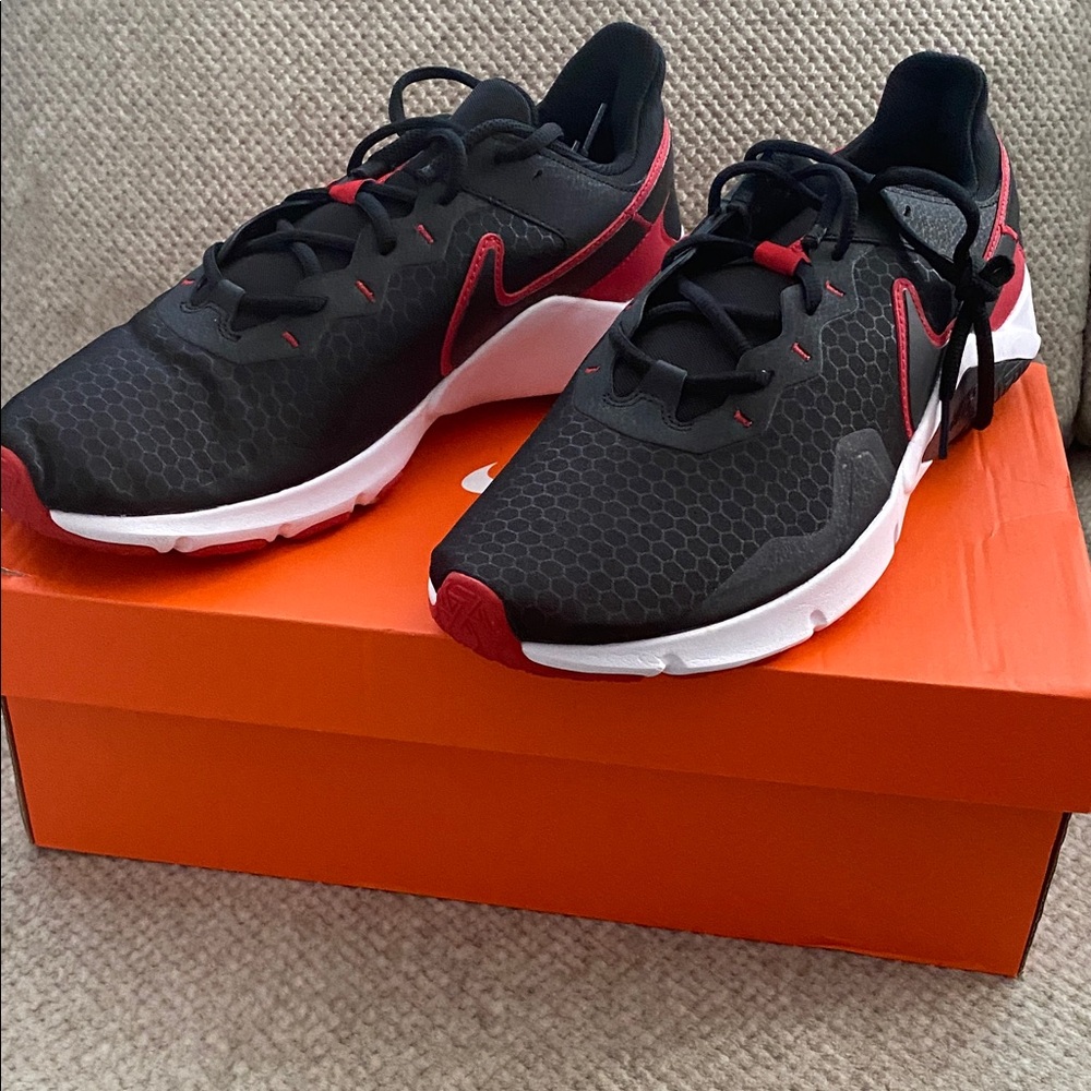 Nike Black and Red Men's Legend Essential 2